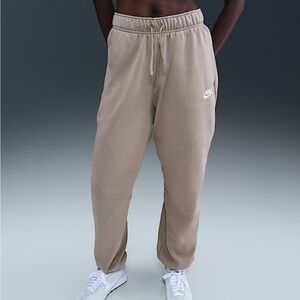 Nike Sportswear Club mid rise oversized joggers